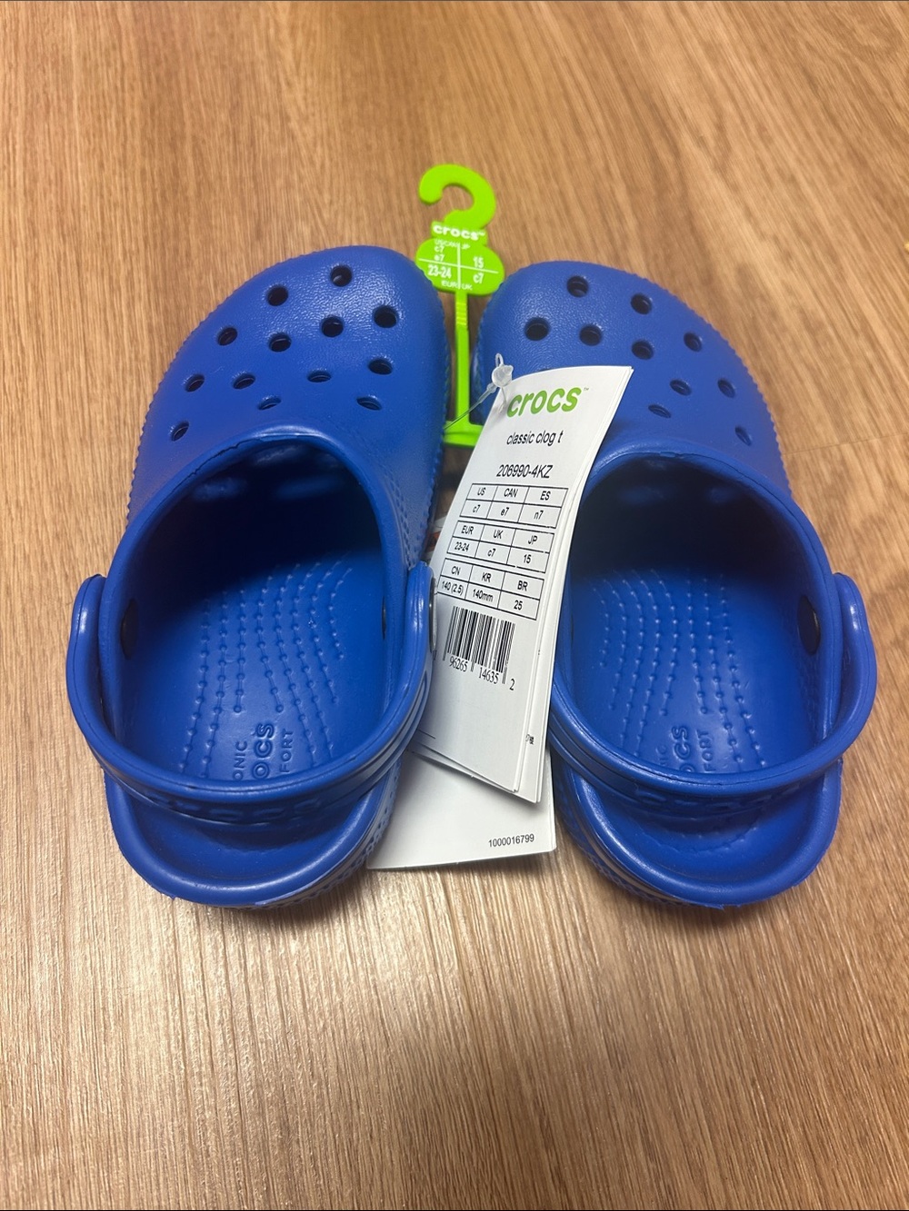 CROCS Kids Classic Clog in Bright Blue
